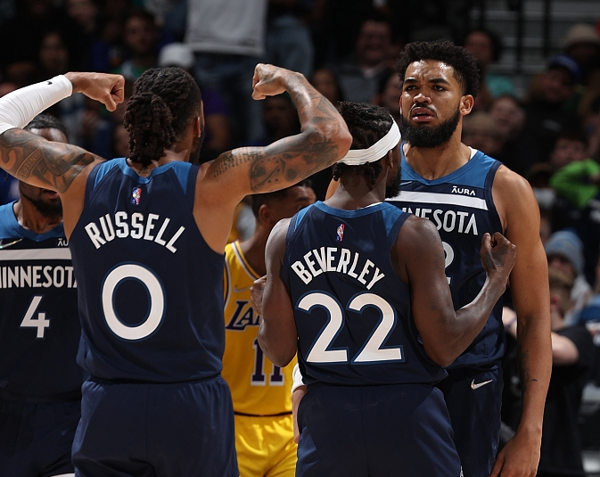 潜行玩法 潜行玩法