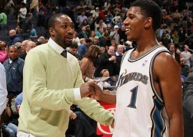 二人也具备 二人也具备